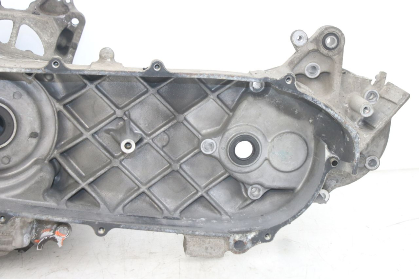 photo de CARTER INFERIOR DO MOTOR HONDA PCX (JF28) 125 (2009 - 2011) - Marcações e referências
