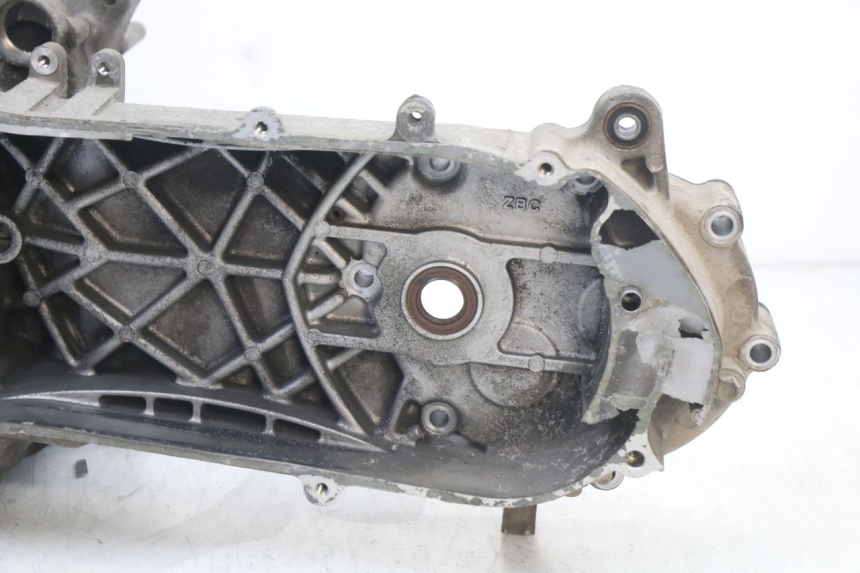 photo de CARTER INFERIOR DO MOTOR PEUGEOT BELVILLE 125 (2017 - 2021) - Ampliação dos componentes