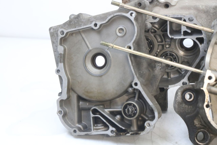 photo de CARTER INFERIOR DO MOTOR PEUGEOT BELVILLE 125 (2017 - 2021) - Pontos de fixação