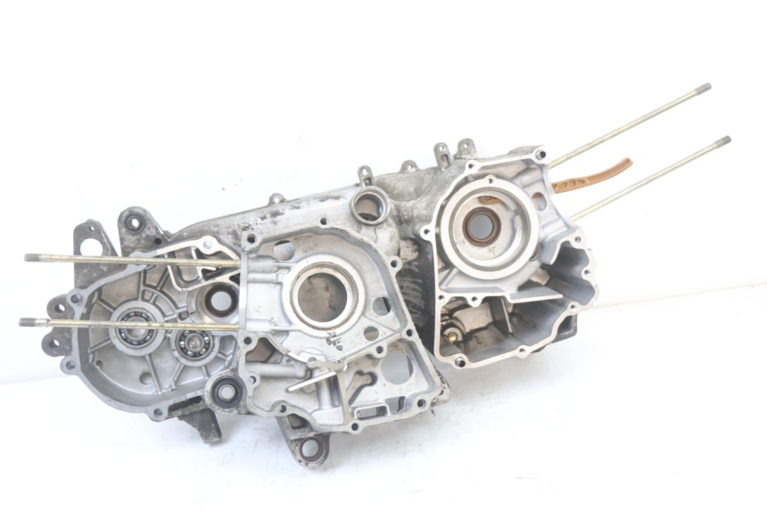photo de CARTER INFERIOR DO MOTOR PEUGEOT DJANGO 125 (2014 - 2017) - Pontos de fixação