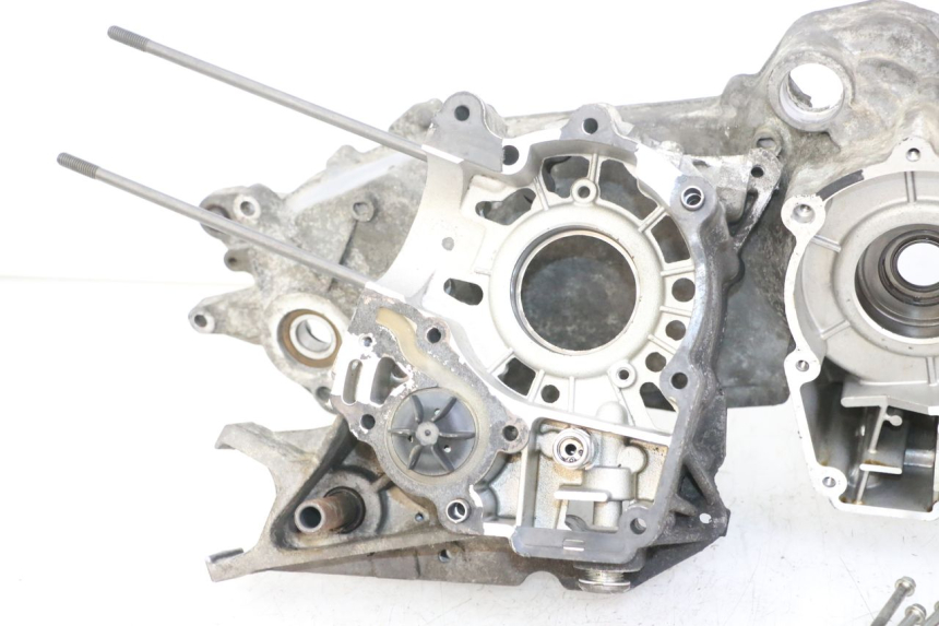 photo de CARTER INFERIOR DO MOTOR PEUGEOT SATELIS 125 (2013 - 2018) - Inspeção visual