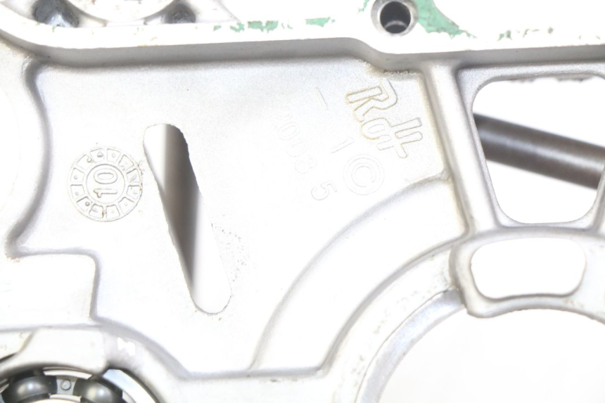 photo de CARTER INFERIOR DO MOTOR YCF PILOT 125 - Vista de perto