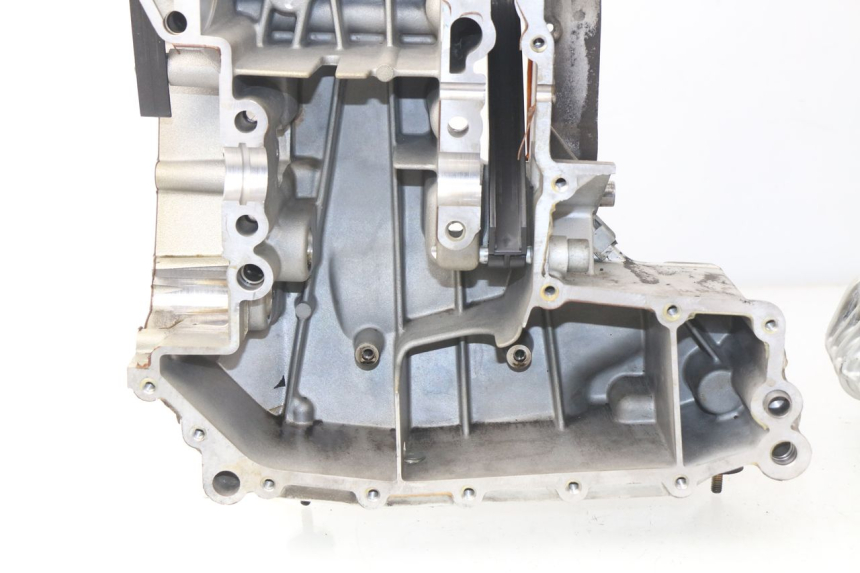 photo de CARCAÇA INFERIOR DO MOTOR BMW R GS 1150 (1999 - 2004) - Ângulo alternativo
