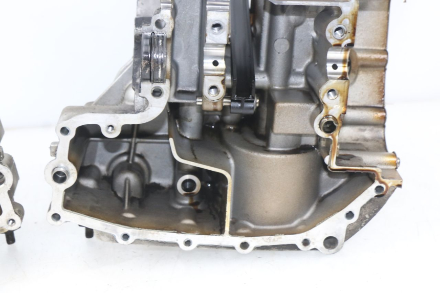 photo de CARTER INFERIOR DO MOTOR BMW R GS 1200 (2005 - 2007) - Vista de perto