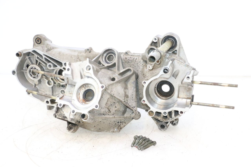 photo de CARCAÇA INFERIOR DO MOTOR TNT MOTOR ROMA 12' 2T 50 (2007 - 2018) - Detalhe da peça