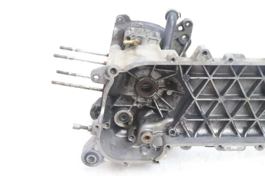 photo de CARCAÇA INFERIOR DO MOTOR GILERA RUNNER SP 50 (2002 - 2004) - Estado da superfície