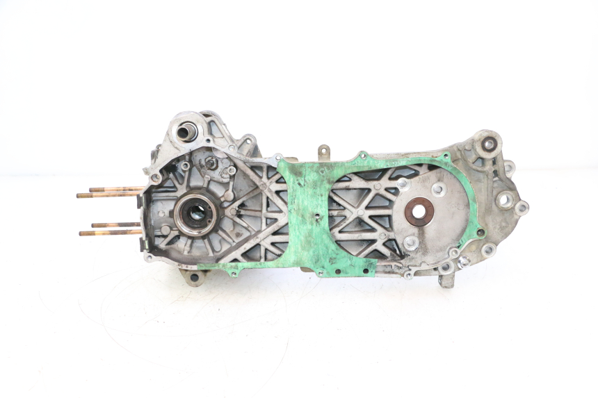 photo de CARTER INFERIOR DO MOTOR KEEWAY RY6 2T 50 (2011 - 2019) - Vista principal