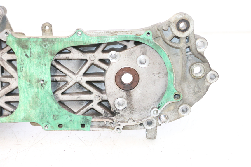 photo de CARTER INFERIOR DO MOTOR KEEWAY RY6 2T 50 (2011 - 2019) - Vista do produto