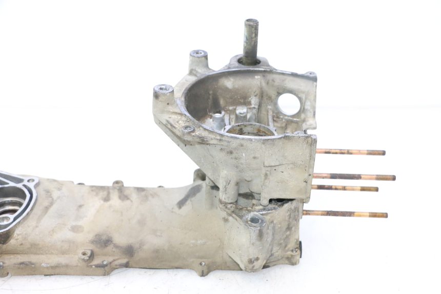 photo de CARTER INFERIOR DO MOTOR KEEWAY RY6 2T 50 (2011 - 2019) - Detalhes característicos