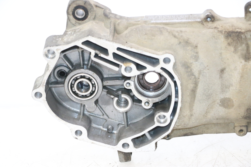 photo de CARTER INFERIOR DO MOTOR KEEWAY RY6 2T 50 (2011 - 2019) - Peça verificada