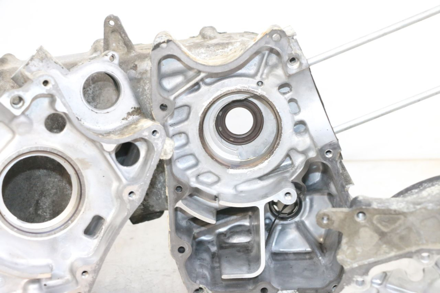 photo de CARTER INFERIOR DO MOTOR DAELIM S1 125 (2007 - 2016) - Outro ângulo de visão