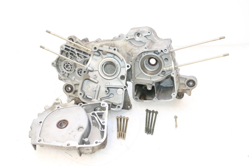 photo de CARCAÇA INFERIOR DO MOTOR JM MOTORS SANTANA 50 (2014 - 2023) - Detalhe da peça