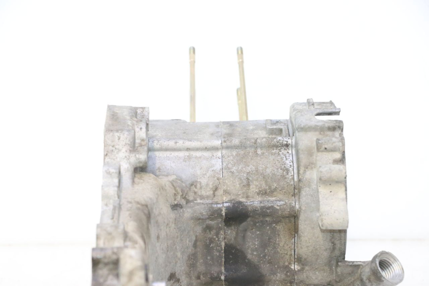 photo de CARCAÇA INFERIOR DO MOTOR JM MOTORS SANTANA 50 (2014 - 2023) - Detalhes característicos