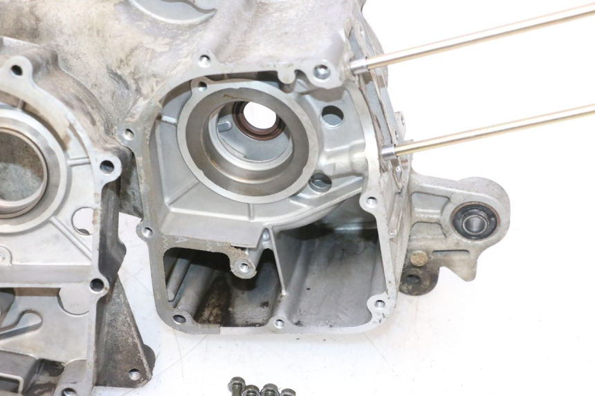 photo de CARCAÇA INFERIOR DO MOTOR JM MOTORS SANTANA 50 (2014 - 2023) - Outro ângulo de visão