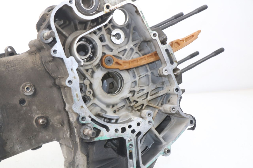 photo de CARTER INFERIOR DO MOTOR PEUGEOT SATELIS 500 (2007 - 2013) - Estado da superfície