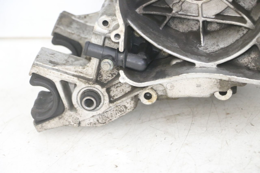 photo de CARTER INFERIOR DO MOTOR PEUGEOT SATELIS 125 (2013 - 2018) - Detalhes característicos