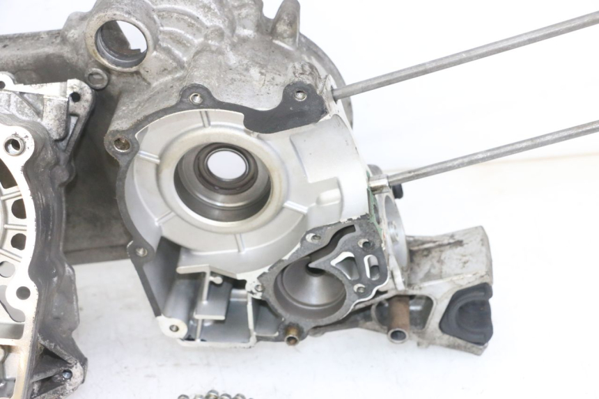 photo de CARTER INFERIOR DO MOTOR PEUGEOT SATELIS 125 (2013 - 2018) - Zoom de qualidade