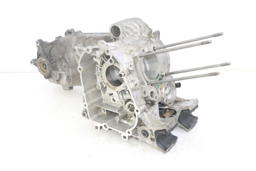 photo de CARTER INFERIOR DO MOTOR PEUGEOT SATELIS 125 (2013 - 2018) - Estado da superfície