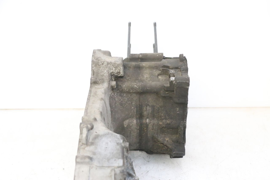 photo de CARTER INFERIOR DO MOTOR PEUGEOT SATELIS 125 (2010 - 2012) - Marcações e referências