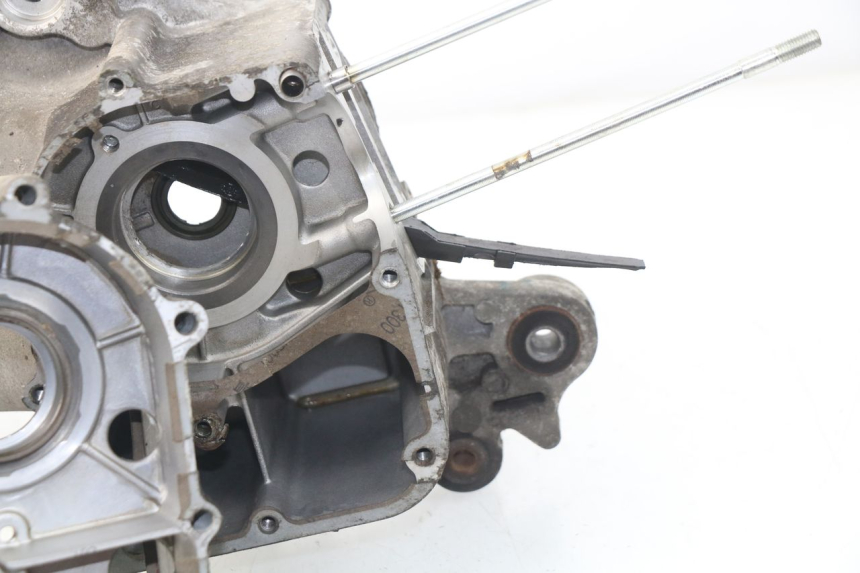 photo de CARCAÇA INFERIOR DO MOTOR JM MOTORS SC 4T 50 (2012 - 2017) - Detalhes característicos