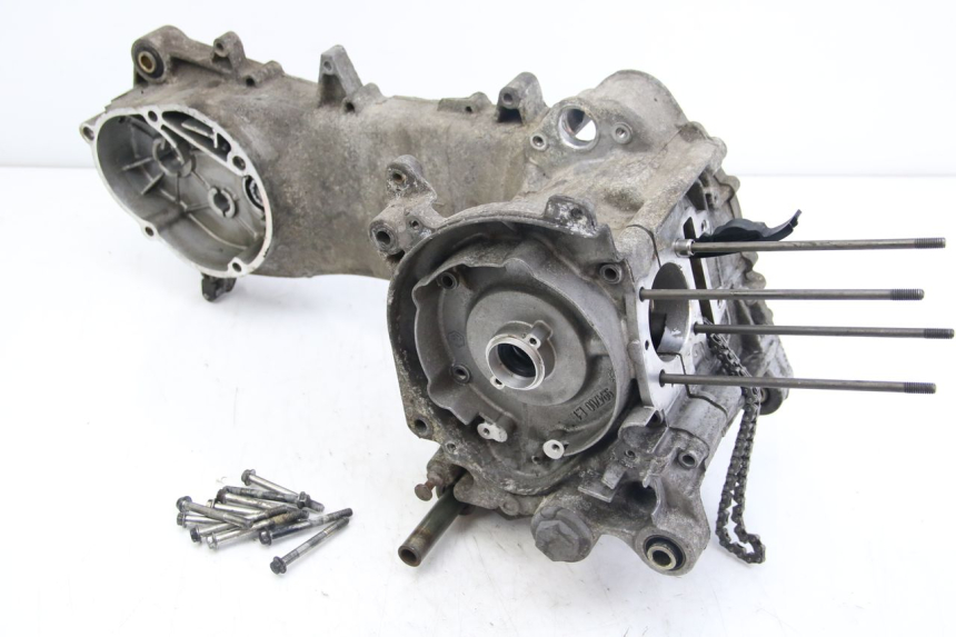 photo de CARTER INFERIOR DO MOTOR APRILIA SCARABEO 4T 50 (2009 - 2017) - Vista principal