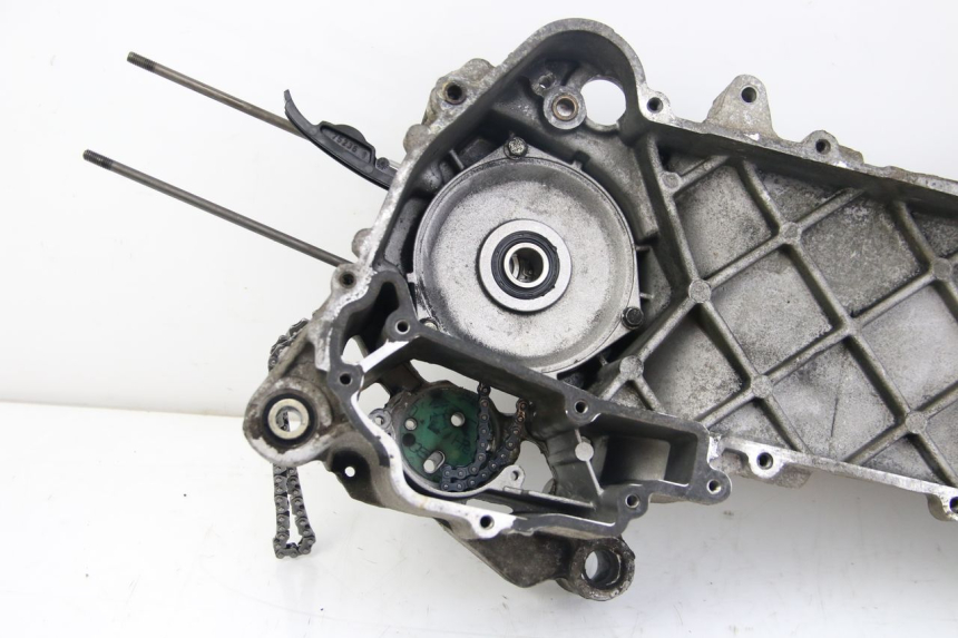 photo de CARTER INFERIOR DO MOTOR APRILIA SCARABEO 4T 50 (2009 - 2017) - Pontos de fixação