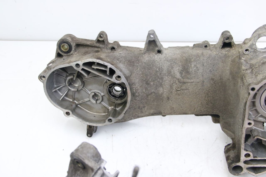 photo de CARTER INFERIOR DO MOTOR APRILIA SCARABEO 4T 50 (2009 - 2017) - Peça verificada