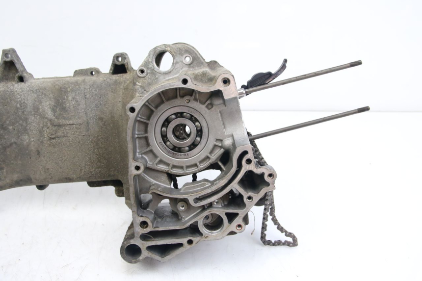 photo de CARTER INFERIOR DO MOTOR APRILIA SCARABEO 4T 50 (2009 - 2017) - Marcações e referências