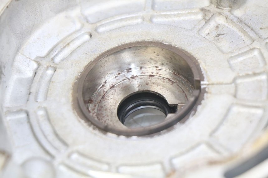 photo de CARTER INFERIOR DO MOTOR APRILIA SCARABEO 100 (2003 - 2012) - Zoom de qualidade