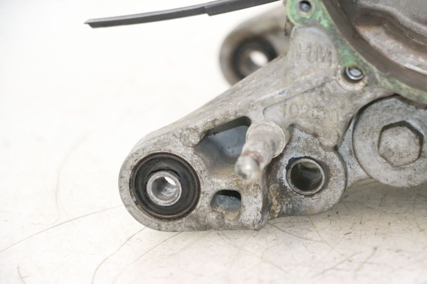 photo de CARCAÇA INFERIOR DO MOTOR HONDA SCV LEAD 100 (2003 - 2007) - Ampliação dos componentes