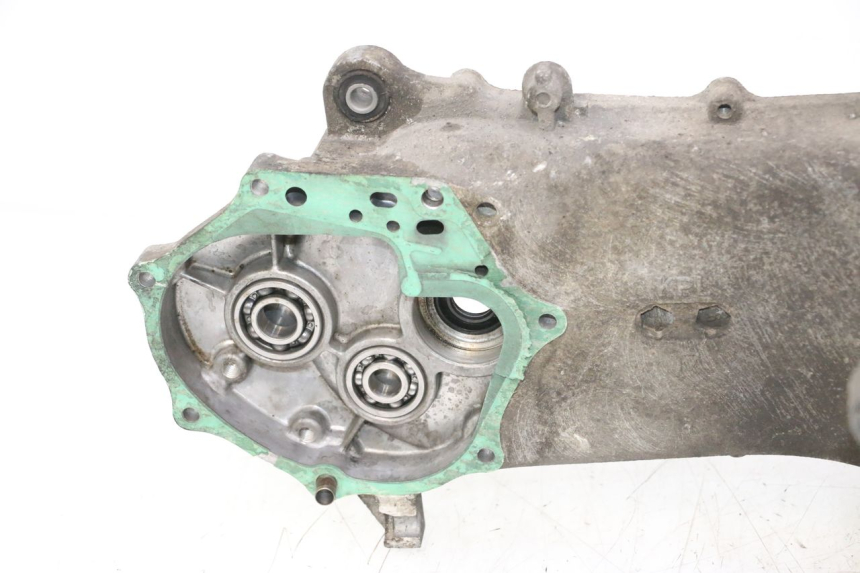 photo de CARCAÇA INFERIOR DO MOTOR HONDA SCV LEAD 100 (2003 - 2007) - Ângulo alternativo