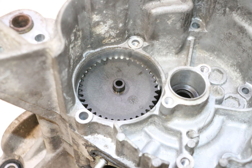 photo de CARCAÇA INFERIOR DO MOTOR HONDA SCV LEAD 100 (2003 - 2007) - Zoom do estado de desgaste