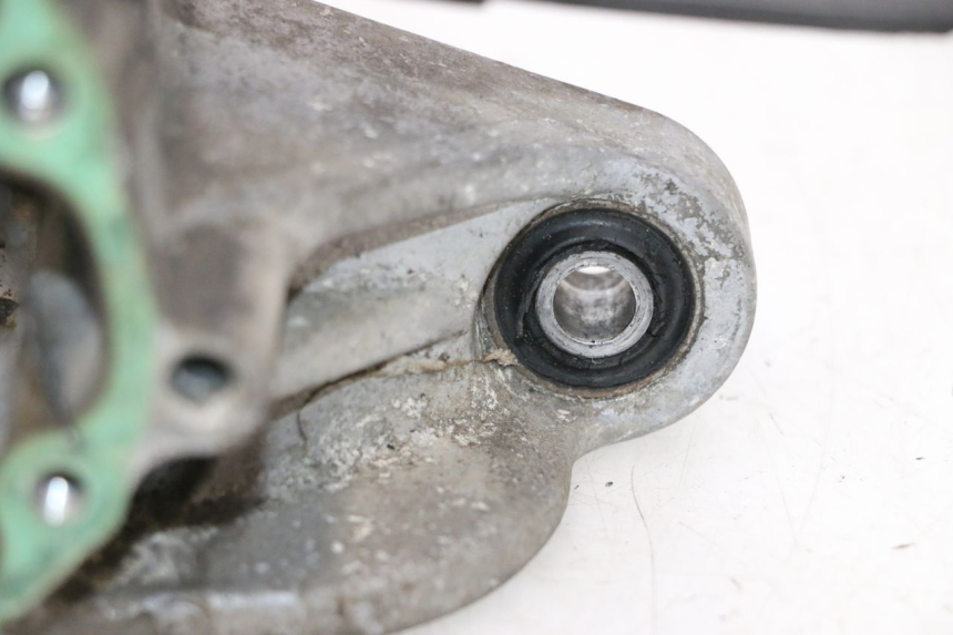 photo de CARCAÇA INFERIOR DO MOTOR HONDA SCV LEAD 100 (2003 - 2007) - Ampliação técnica