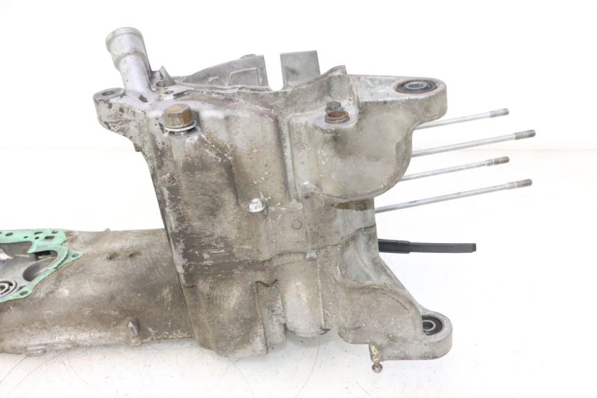 photo de CARCAÇA INFERIOR DO MOTOR HONDA SCV LEAD 100 (2003 - 2007) - Ampliação técnica