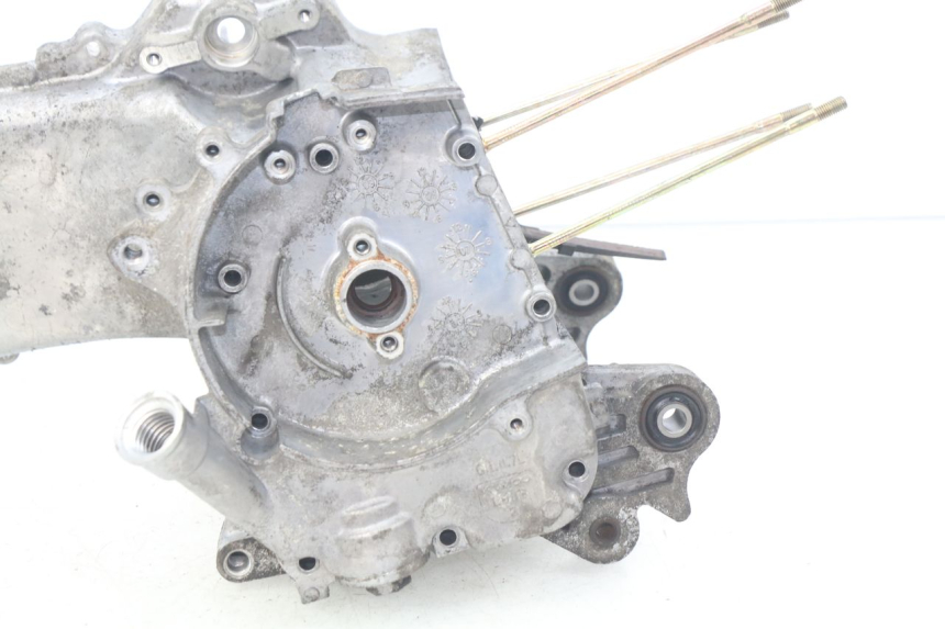 photo de CARTER INFERIOR DO MOTOR KYMCO SENTO 50 (2008 - 2013) - Zoom do estado de desgaste