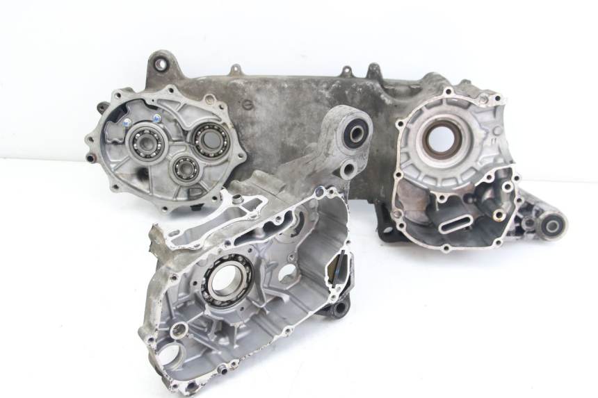 photo de CARTER INFERIOR DO MOTOR SUZUKI SIXTEEN 125 (2008 - 2010) - Vista principal