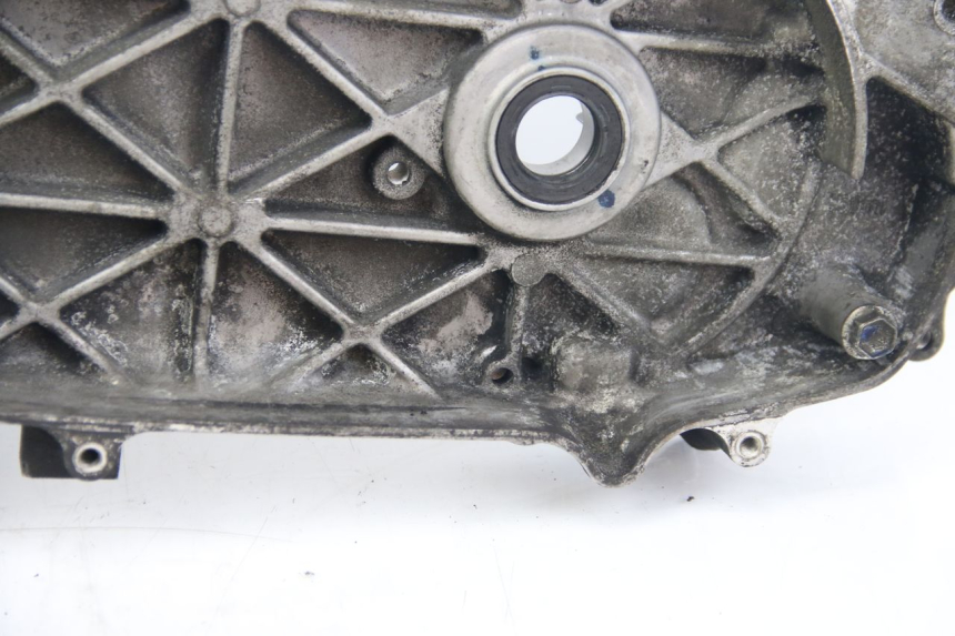 photo de CARTER INFERIOR DO MOTOR SUZUKI SIXTEEN 125 (2008 - 2010) - Ampliação dos componentes