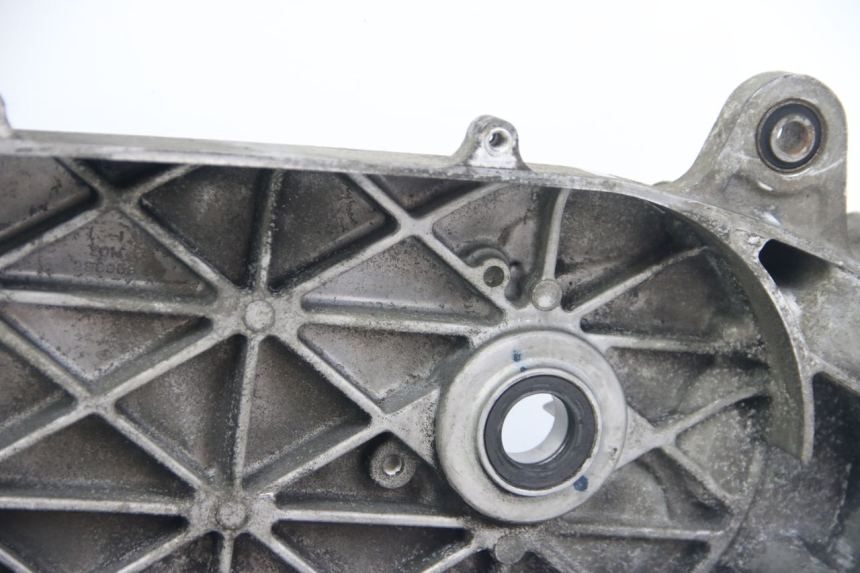 photo de CARTER INFERIOR DO MOTOR SUZUKI SIXTEEN 125 (2008 - 2010) - Imagem adicional
