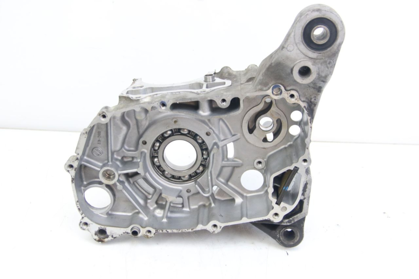 photo de CARTER INFERIOR DO MOTOR SUZUKI SIXTEEN 125 (2008 - 2010) - Zoom de qualidade