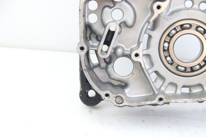 photo de CARTER INFERIOR DO MOTOR SUZUKI SIXTEEN 125 (2008 - 2010) - Vista principal