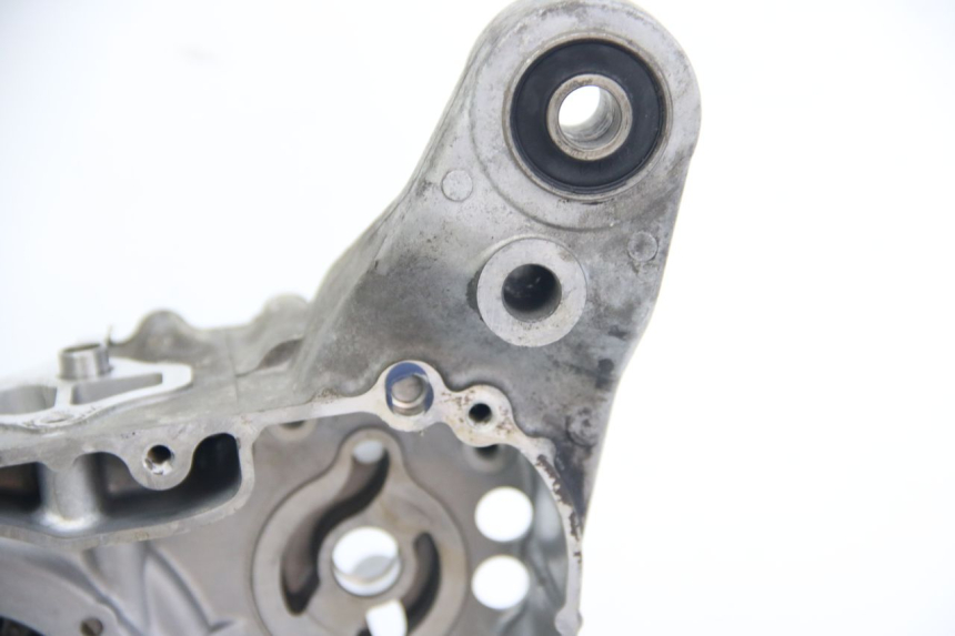 photo de CARTER INFERIOR DO MOTOR SUZUKI SIXTEEN 125 (2008 - 2010) - Vista geral