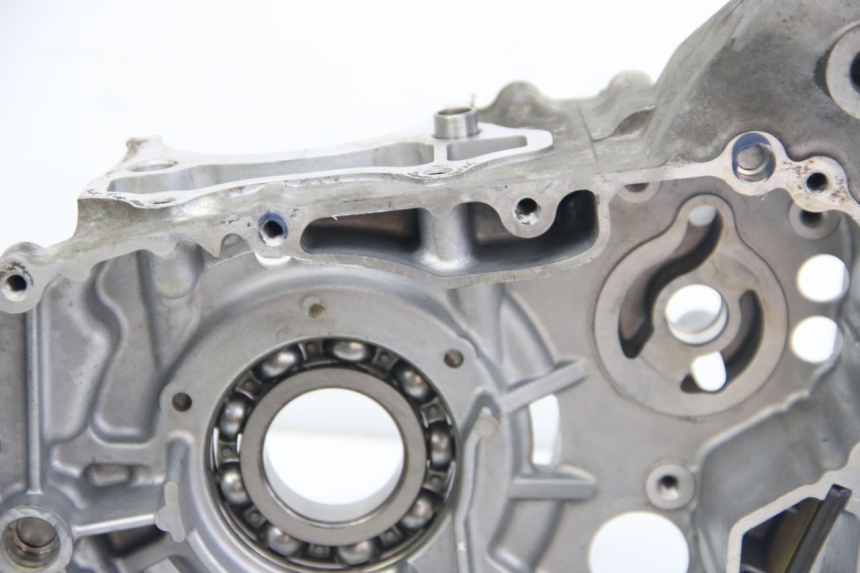 photo de CARTER INFERIOR DO MOTOR SUZUKI SIXTEEN 125 (2008 - 2010) - Pontos de fixação