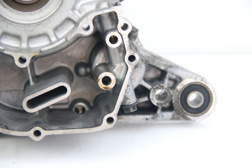 photo de CARTER INFERIOR DO MOTOR SUZUKI SIXTEEN 125 (2008 - 2010) - Ampliação técnica