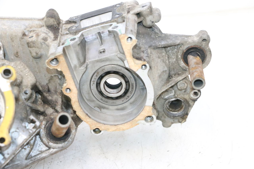 photo de CARTER INFERIOR DO MOTOR PEUGEOT SPEEDFIGHT LC 50 (1996 - 2002) - Ângulo alternativo