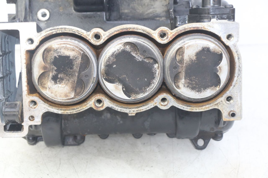 photo de CARTER INFERIOR DO MOTOR TRIUMPH SPRINT ST 955 (1999 - 2001) - Vista do produto