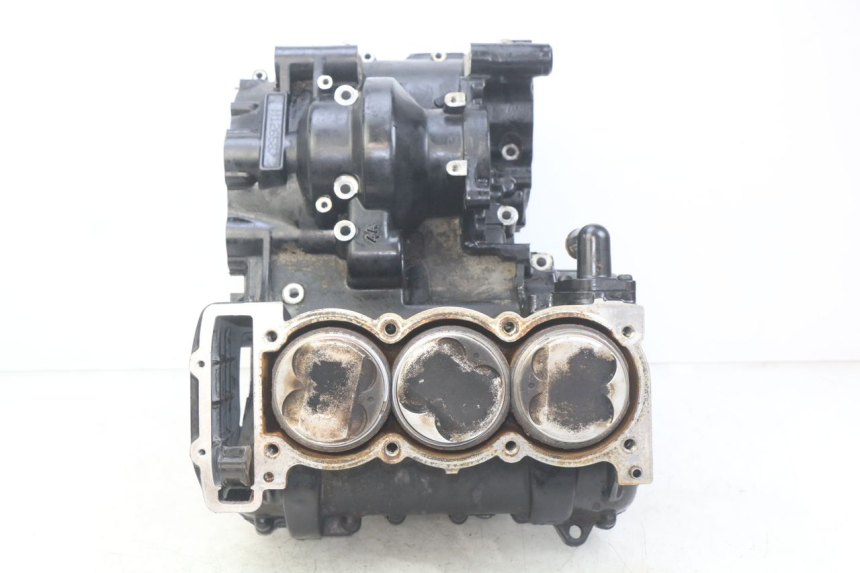 photo de CARTER INFERIOR DO MOTOR TRIUMPH SPRINT ST 955 (1999 - 2001) - Ampliação dos componentes