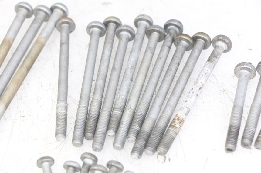 photo de CARTER INFERIOR DO MOTOR TRIUMPH SPRINT ST 955 (1999 - 2001) - Ângulo alternativo