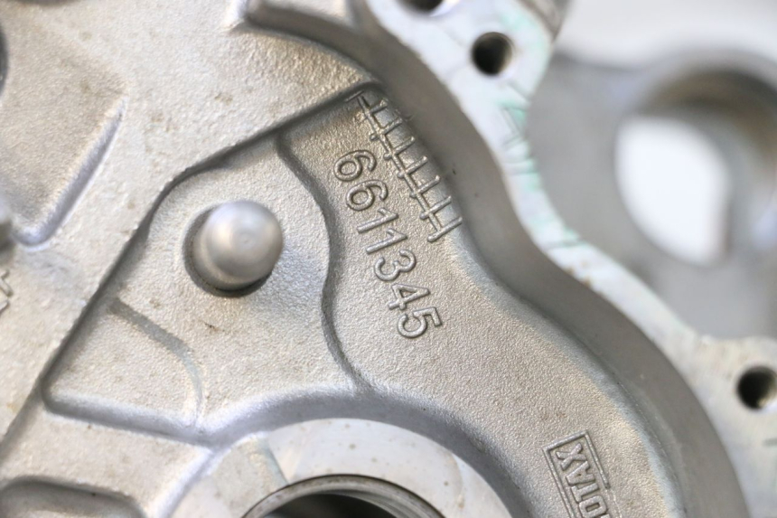 photo de CARCAÇA INFERIOR DO MOTOR CAN-AM SPYDER RS 1000 (2008 - 2012) - Detalhes característicos