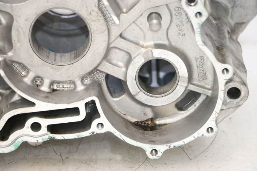 photo de CARCAÇA INFERIOR DO MOTOR CAN-AM SPYDER RS 1000 (2008 - 2012) - Ampliação dos componentes