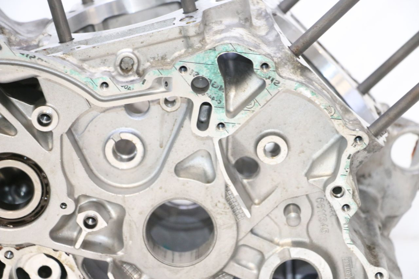 photo de CARCAÇA INFERIOR DO MOTOR CAN-AM SPYDER RS 1000 (2008 - 2012) - Vista de perto